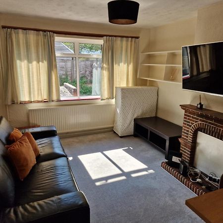 Millmead Apartment In Central Guildford With Parking Ngoại thất bức ảnh